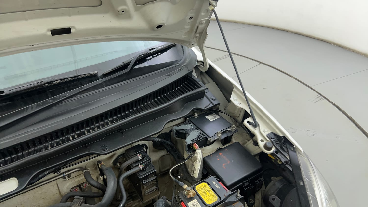 Used 2024 Maruti Suzuki Alto K10 VXi Plus Petrol Manual engine ENGINE LEFT SIDE HINGE & APRON VIEW