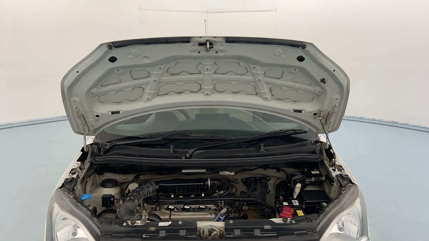 Used 2020 Maruti Suzuki Wagon R 1.0 VXi 1.0 Petrol Manual engine ENGINE & BONNET OPEN FRONT VIEW