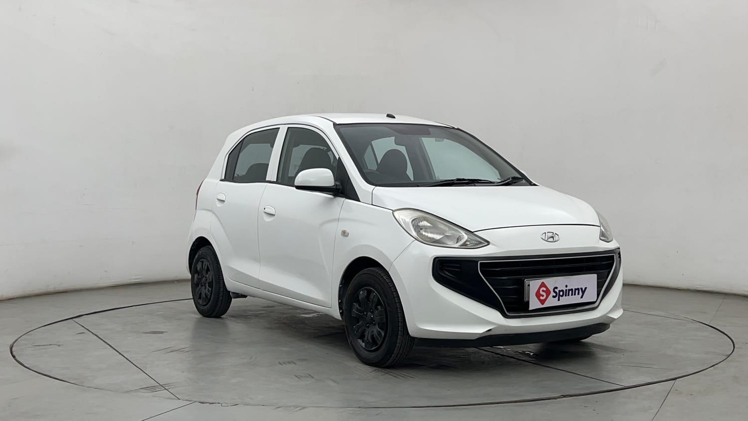 Used 2018 Hyundai Santro Magna Petrol Manual exterior RIGHT FRONT CORNER VIEW