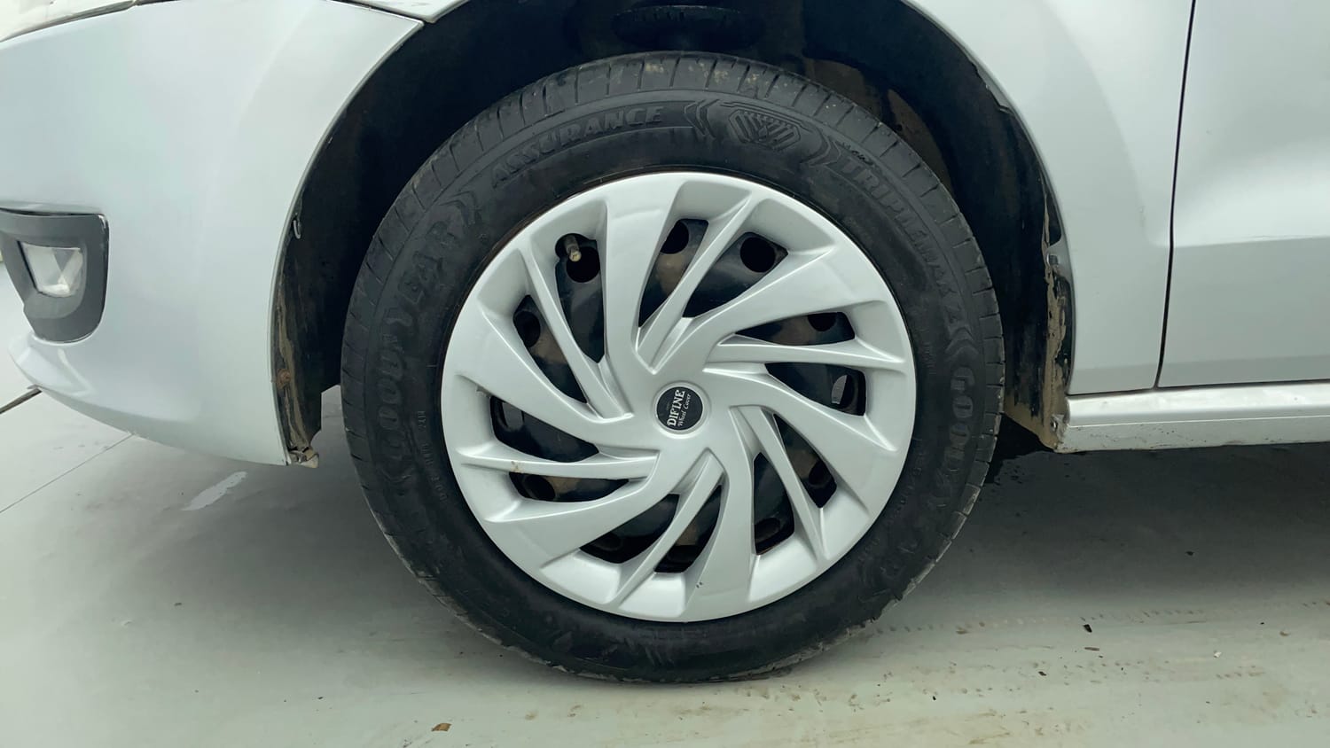 Used 2013 Volkswagen Polo Comfortline 1.2L (P) Petrol Manual tyres LEFT FRONT TYRE RIM VIEW