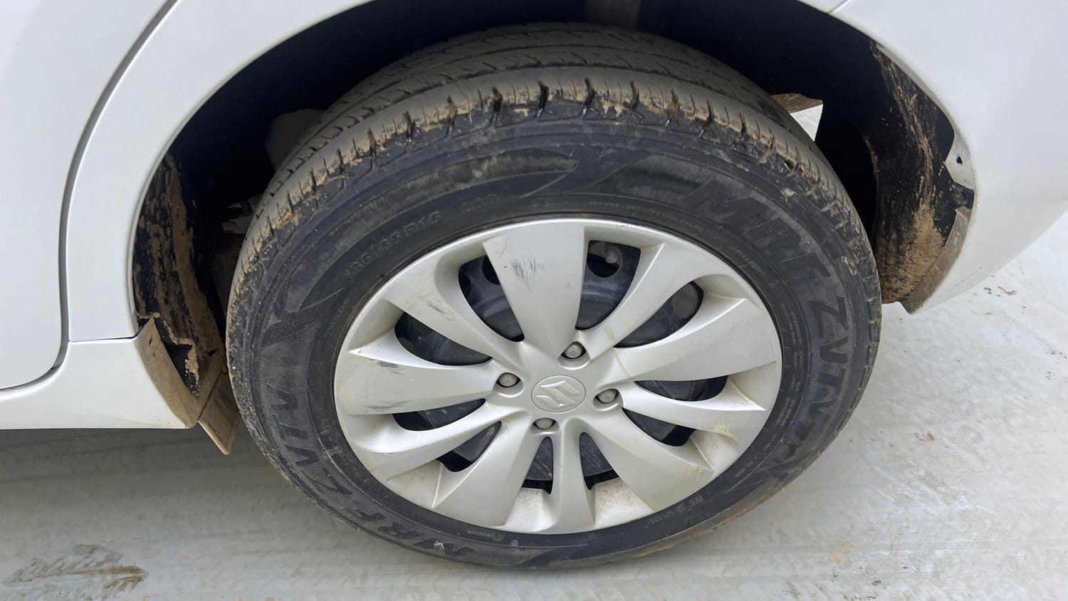 Used 2017 Maruti Suzuki Baleno Delta 1.2 AT Petrol Automatic tyres LEFT REAR TYRE RIM VIEW