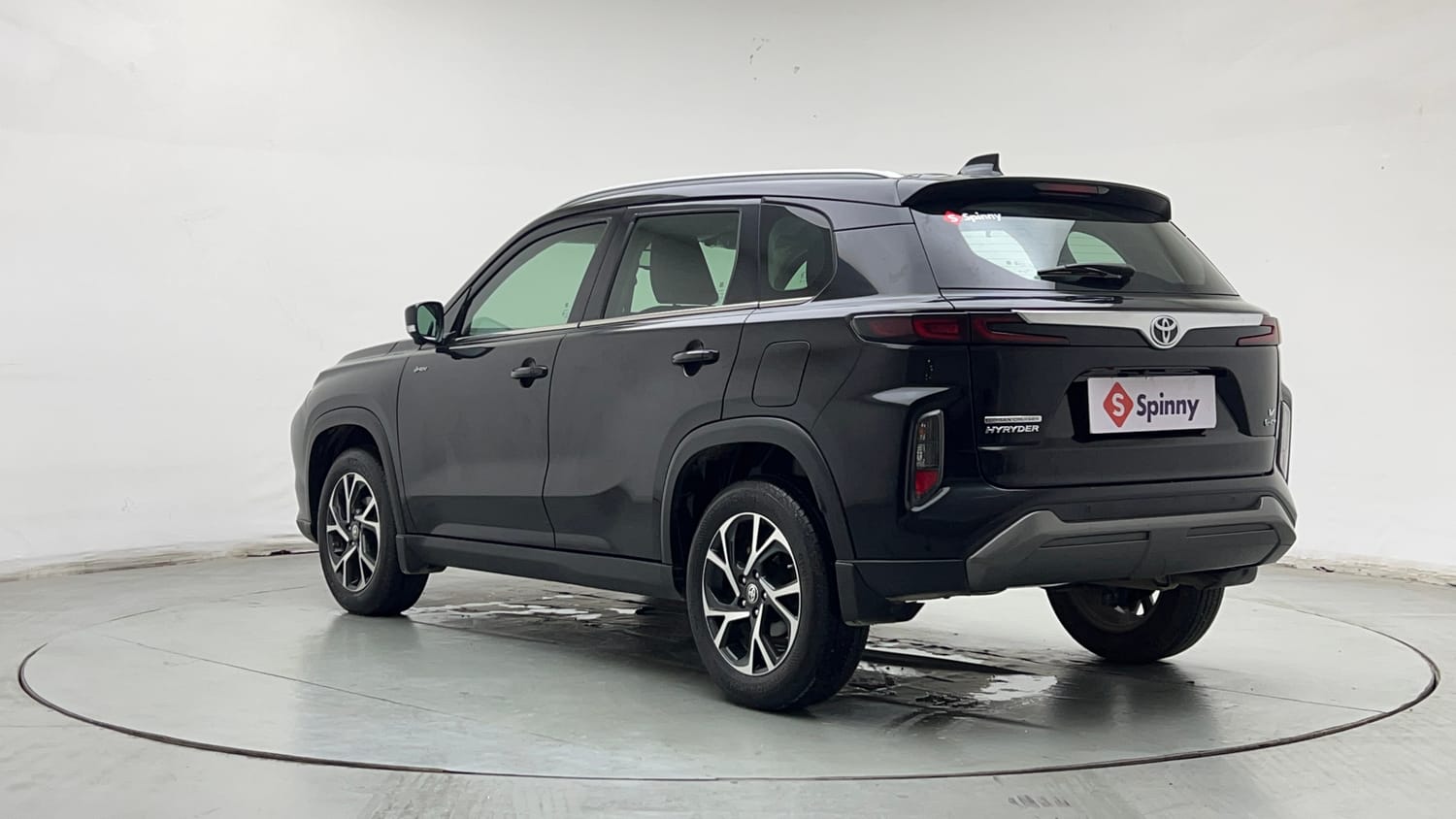 Used 2025 Toyota Urban Cruiser Hyryder V Hybrid Hybrid Automatic exterior LEFT REAR CORNER VIEW