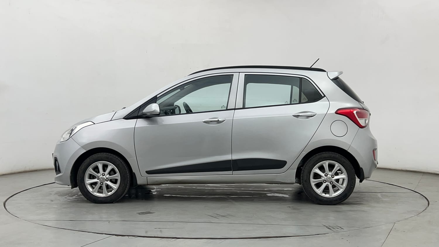 Used 2015 Hyundai Grand i10 Asta AT 1.2 Kappa VTVT Petrol Automatic exterior LEFT SIDE VIEW