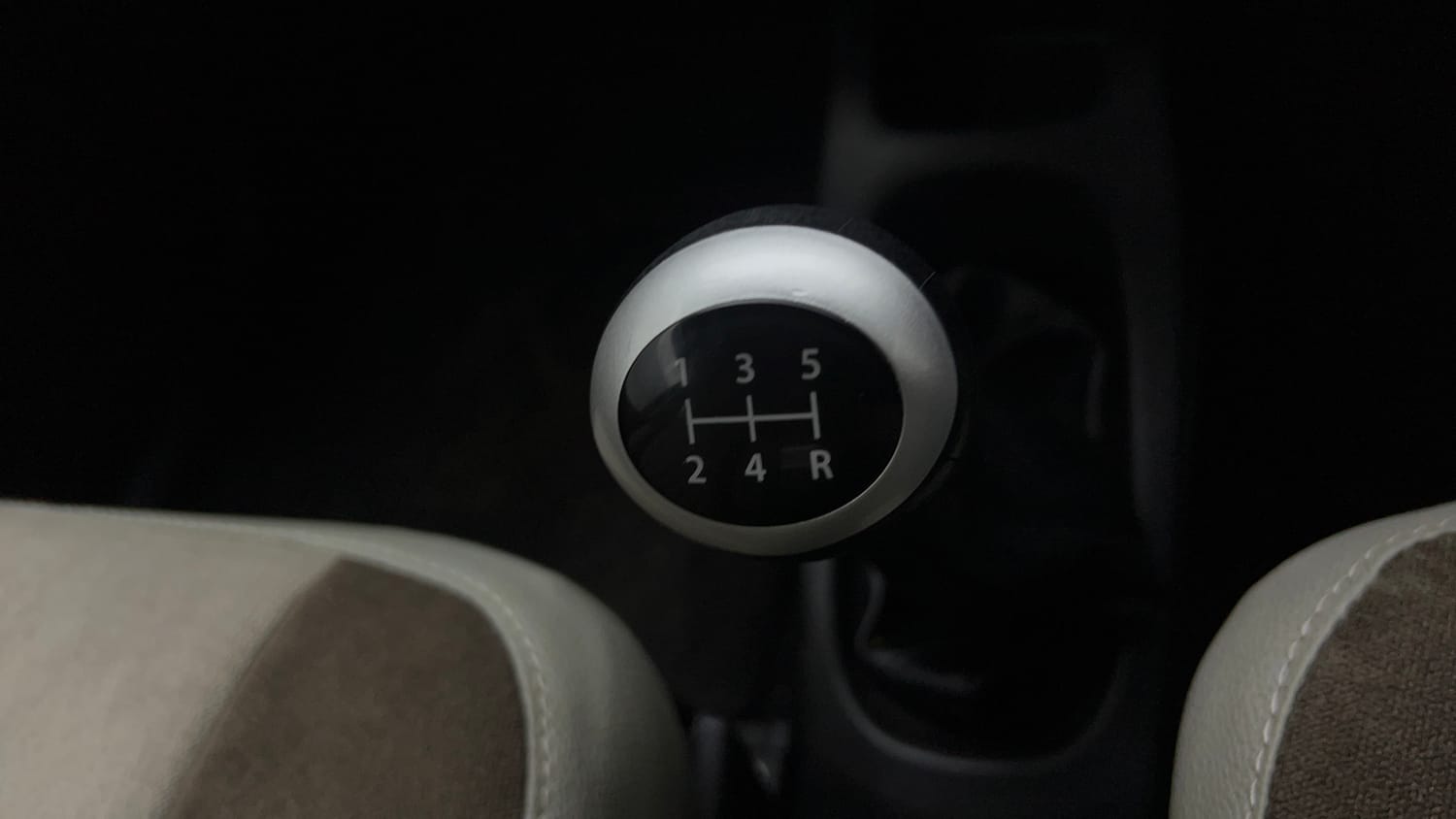 Used 2014 Maruti Suzuki Wagon R VXI Petrol Manual interior GEAR  KNOB VIEW