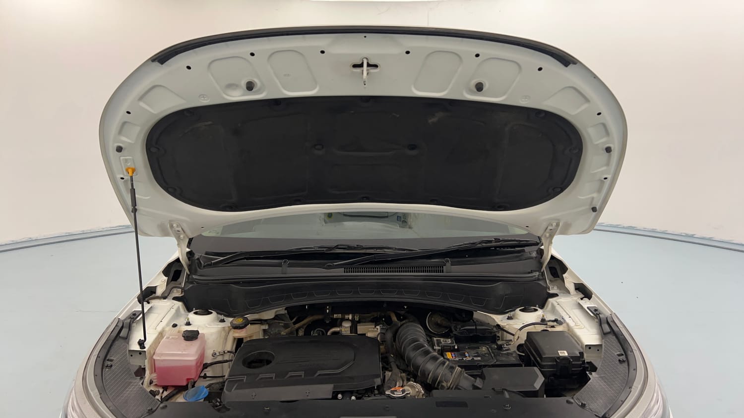 Used 2024 Kia Seltos HTE 1.5 Diesel MT Diesel Manual engine ENGINE & BONNET OPEN FRONT VIEW