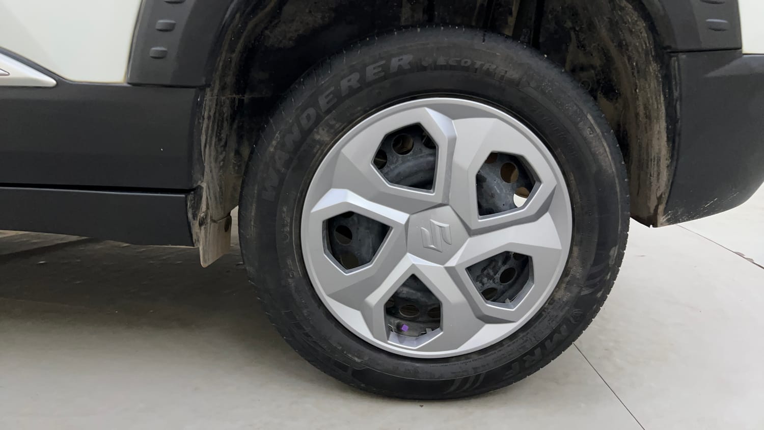 Used 2024 Maruti Suzuki Brezza VXi Petrol Manual tyres LEFT REAR TYRE RIM VIEW