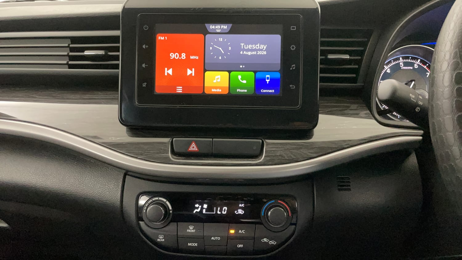 Used 2022 Maruti Suzuki XL6 Zeta MT Petrol Petrol Manual interior MUSIC SYSTEM & AC CONTROL VIEW