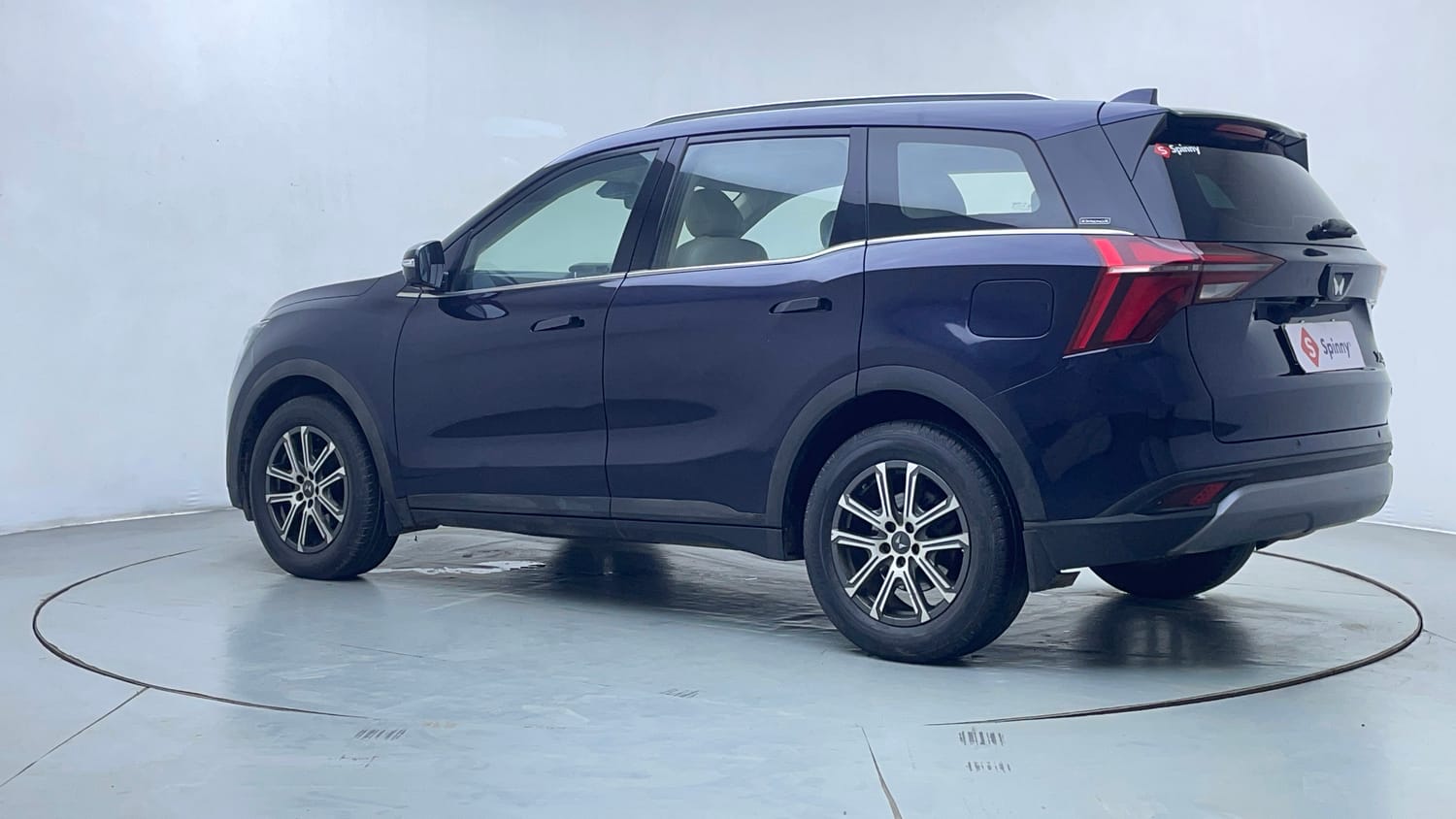 Used 2021 Mahindra XUV700 AX 7 Petrol AT Luxury Pack 7 STR Petrol Automatic exterior LEFT REAR CORNER VIEW