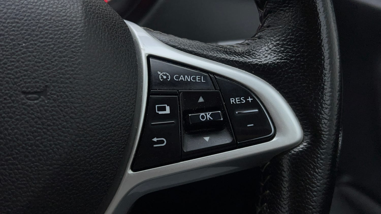 Used 2021 Nissan Magnite XV Premium Turbo Petrol Manual top_features Cruise control