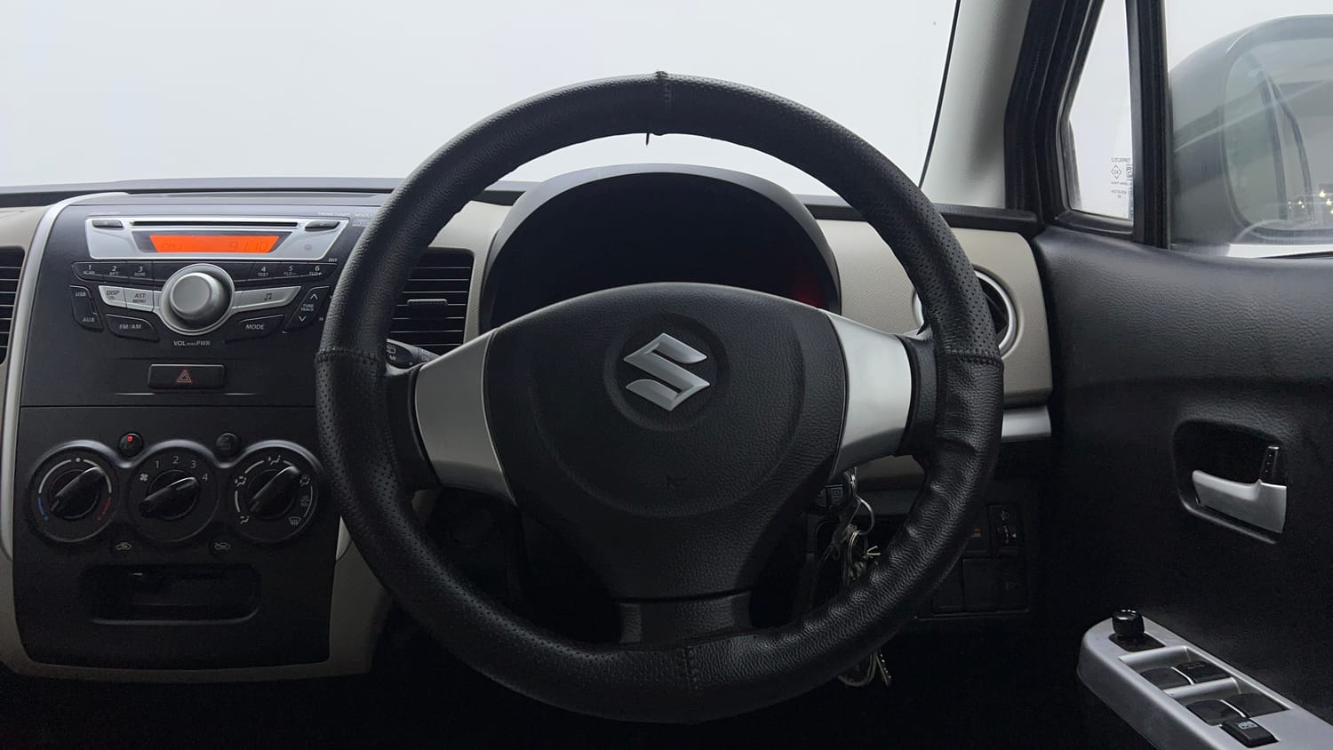 Used 2014 Maruti Suzuki Wagon R VXI Petrol Manual interior STEERING VIEW