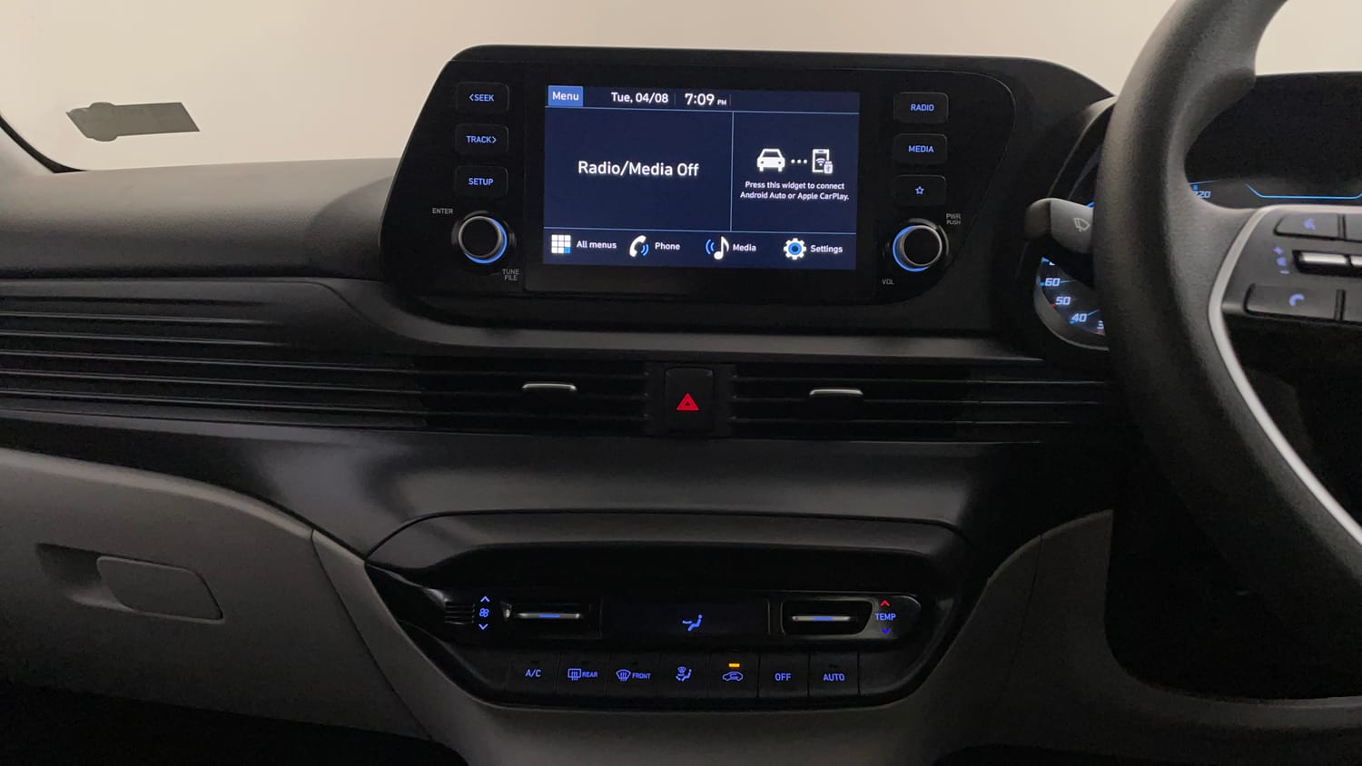 Used 2024 Hyundai i20 Sportz (O) 1.2 IVT Petrol Automatic interior MUSIC SYSTEM & AC CONTROL VIEW