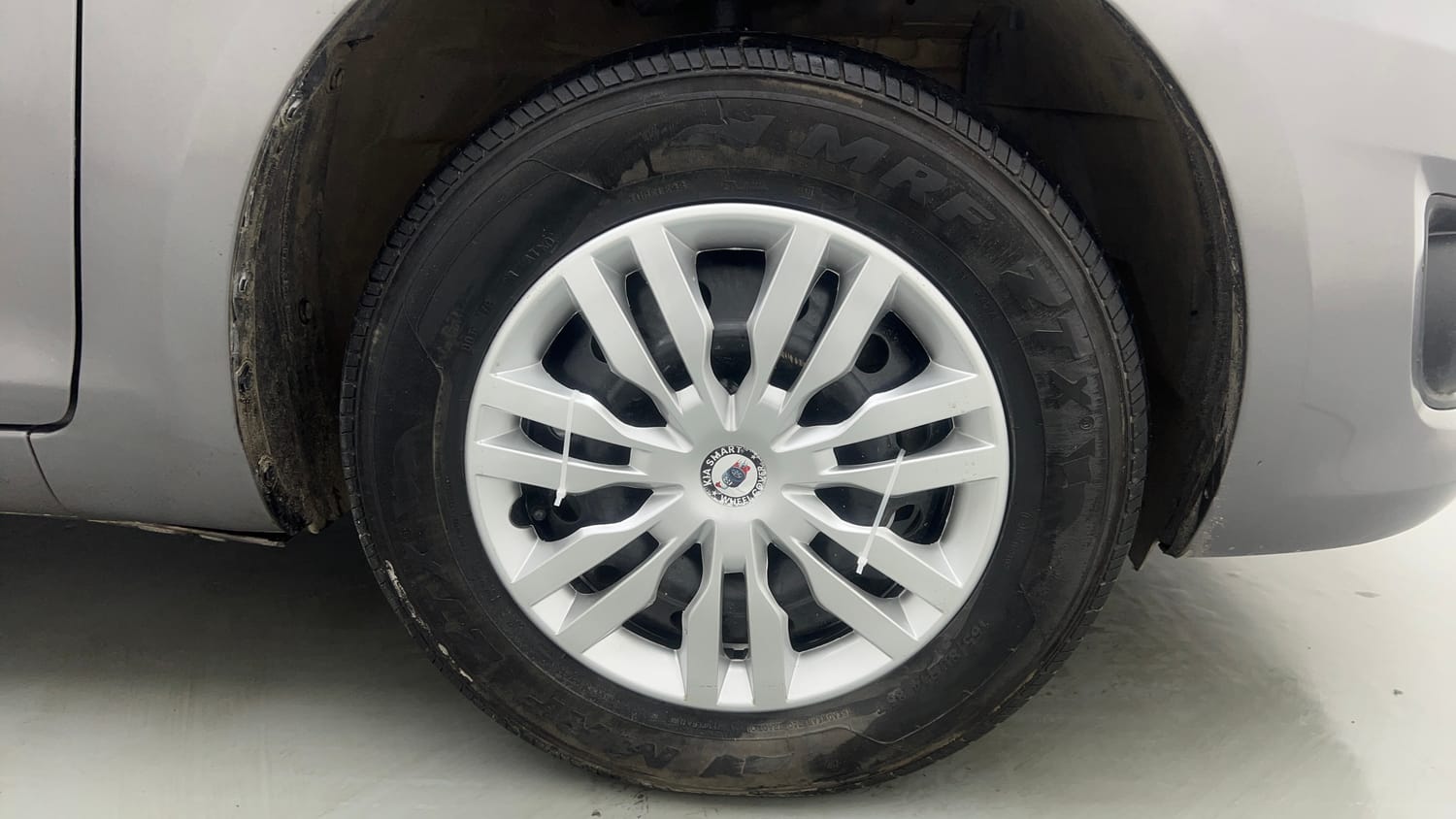 Used 2013 Maruti Suzuki Swift Dzire VXI Petrol Manual tyres RIGHT FRONT TYRE RIM VIEW