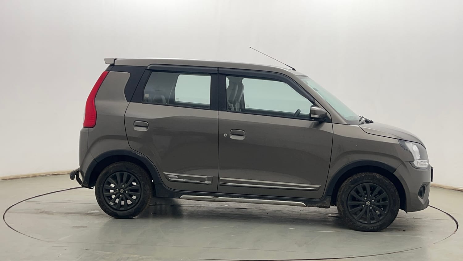 Used 2024 Maruti Suzuki Wagon R ZXI Plus 1.2 Petrol Manual exterior RIGHT SIDE VIEW