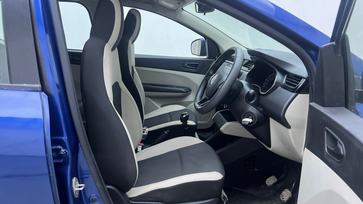 Used 2021 Renault Triber RXT Petrol Manual interior RIGHT SIDE FRONT DOOR CABIN VIEW