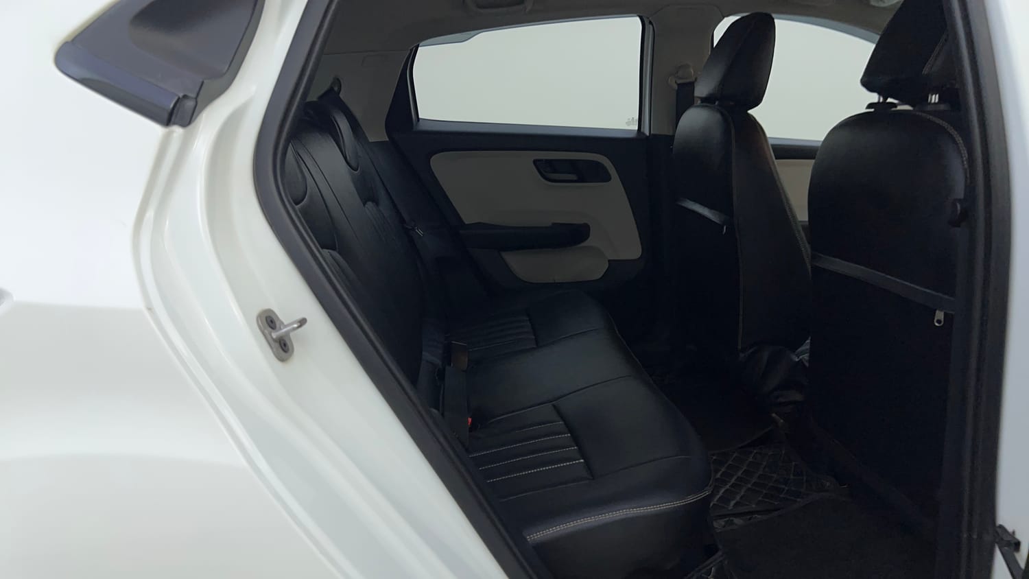 Used 2024 Tata Altroz XM Petrol Petrol Manual interior RIGHT SIDE REAR DOOR CABIN VIEW