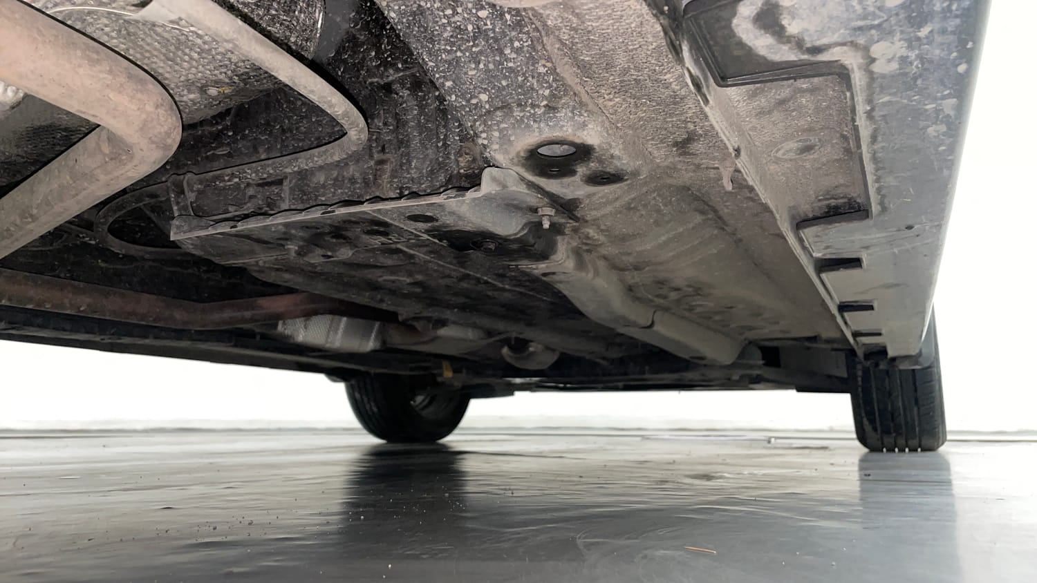 Used 2024 Hyundai i20 Sportz (O) 1.2 IVT Petrol Automatic extra REAR RIGHT UNDERBODY VIEW