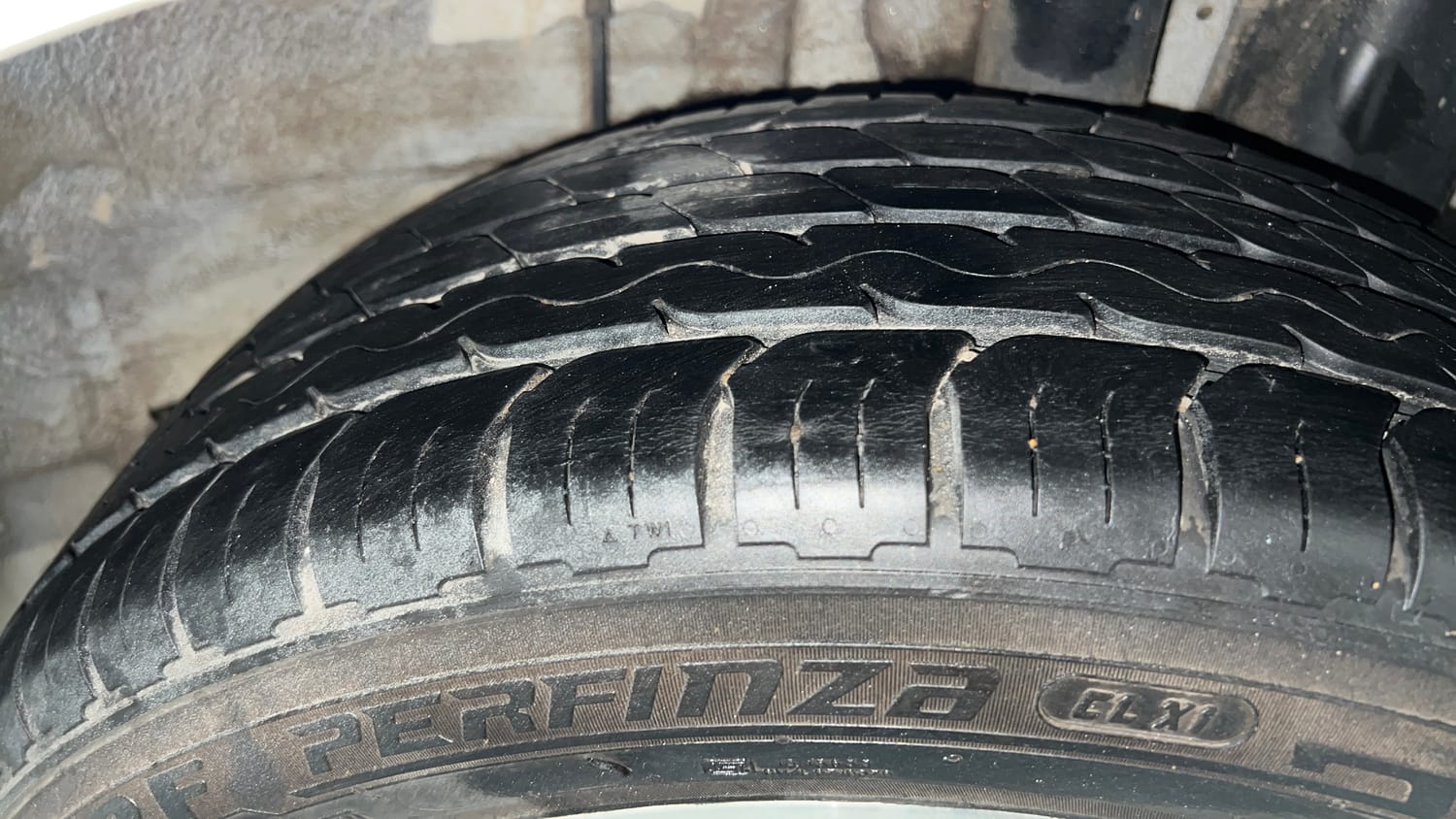 Used 2016 Hyundai Elite i20 Asta 1.2 Petrol Manual tyres LEFT REAR TYRE TREAD VIEW