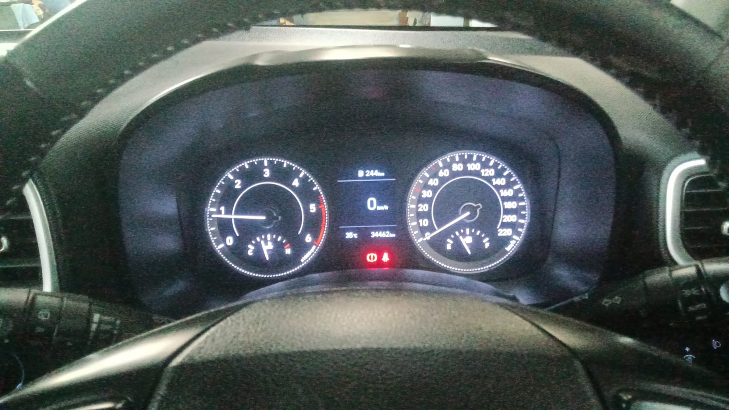 Used 2019 Hyundai Venue SX 1.4 (O) CRDi Diesel Manual interior CLUSTERMETER VIEW