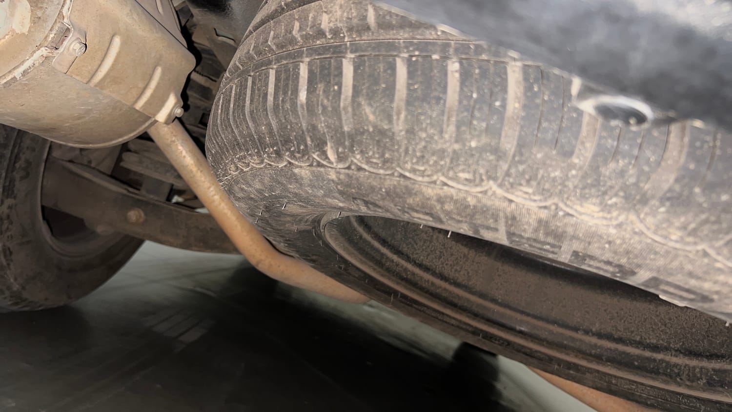 Used 2018 Mahindra XUV500 W6 Diesel Manual tyres SPARE TYRE VIEW