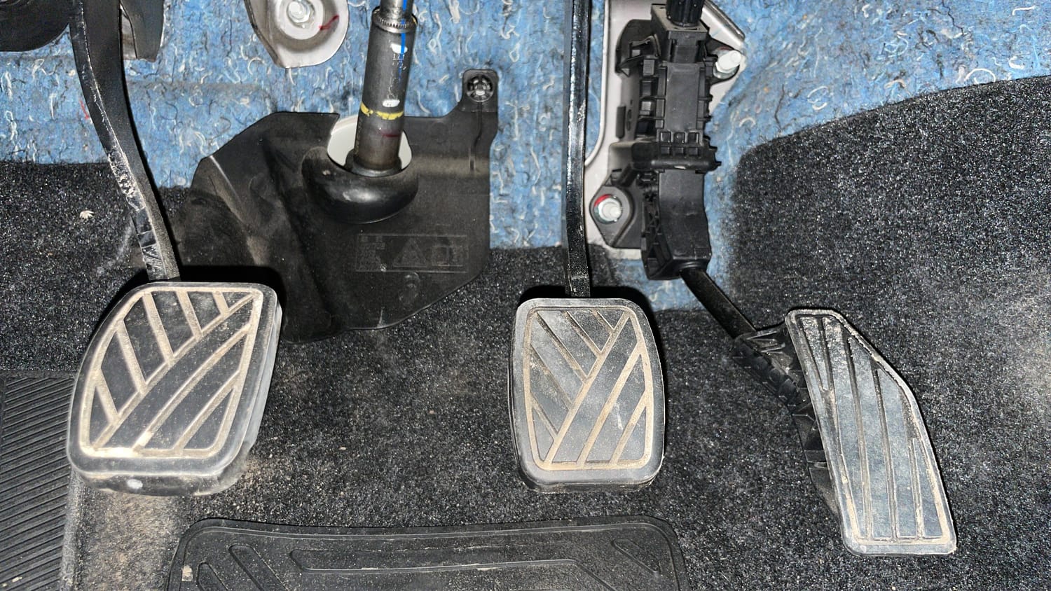 Used 2022 Maruti Suzuki XL6 Zeta MT Petrol Petrol Manual interior PEDALS VIEW