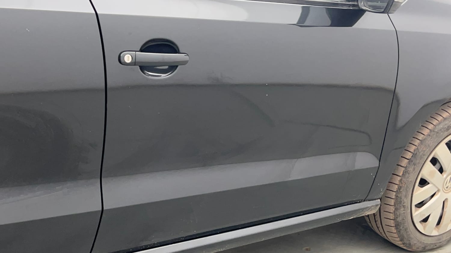 Used 2016 Volkswagen Polo Comfortline 1.2L (P) Petrol Manual dents MINOR SCRATCH