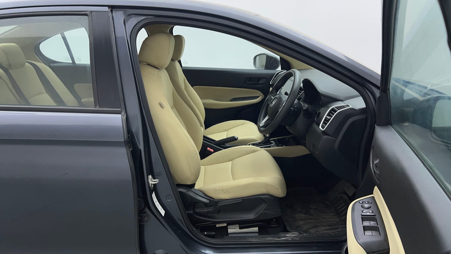 Used 2023 Honda City V CVT Petrol Petrol Automatic interior RIGHT SIDE FRONT DOOR CABIN VIEW