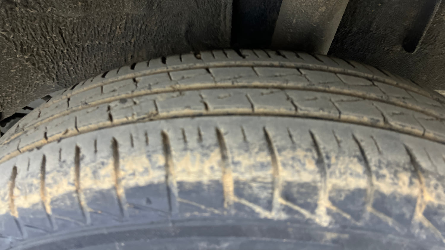Used 2021 Renault Triber RXT Petrol Manual tyres LEFT REAR TYRE TREAD VIEW