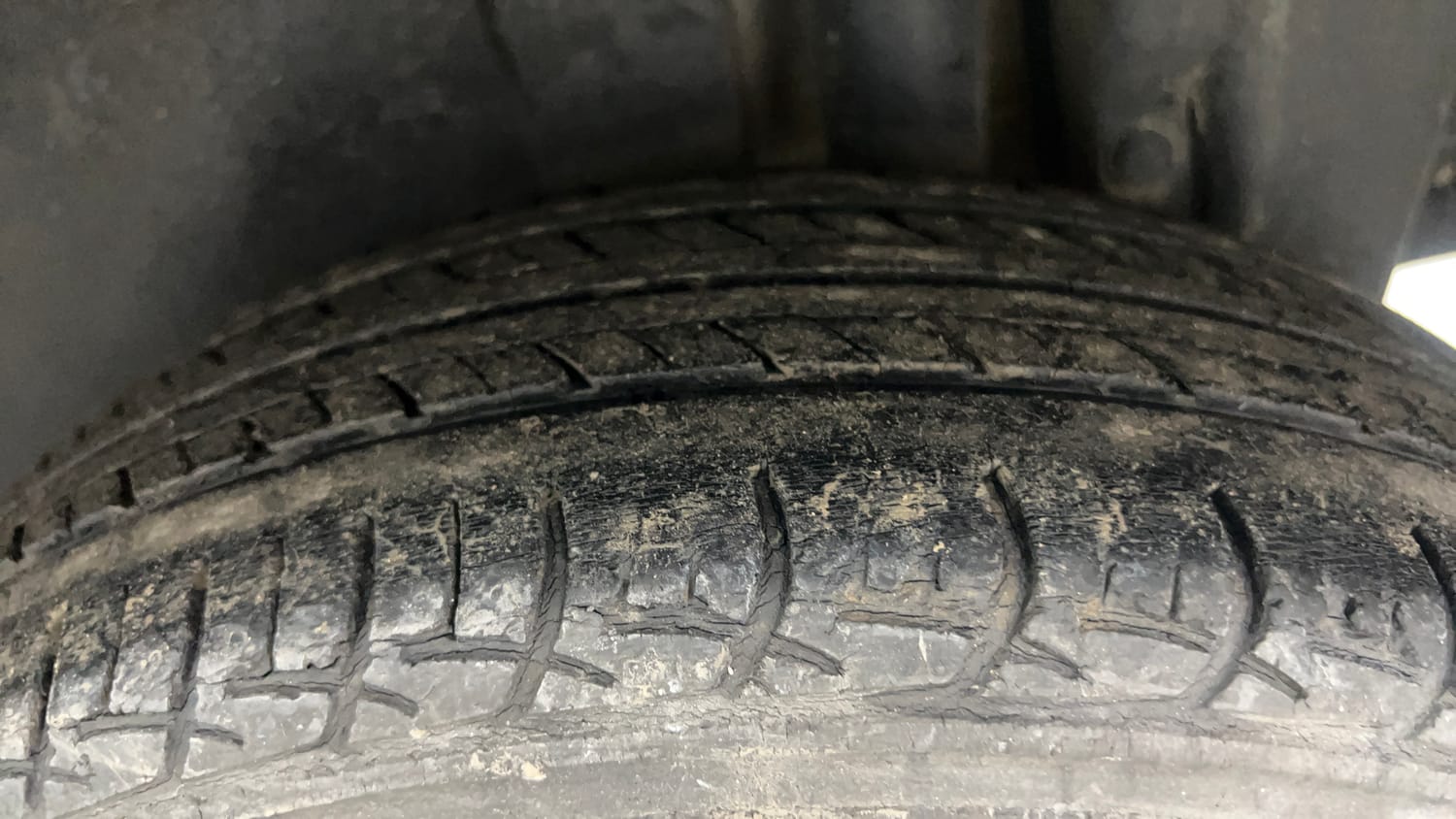 Used 2012 Maruti Suzuki Swift ZDi Diesel Manual tyres LEFT REAR TYRE TREAD VIEW