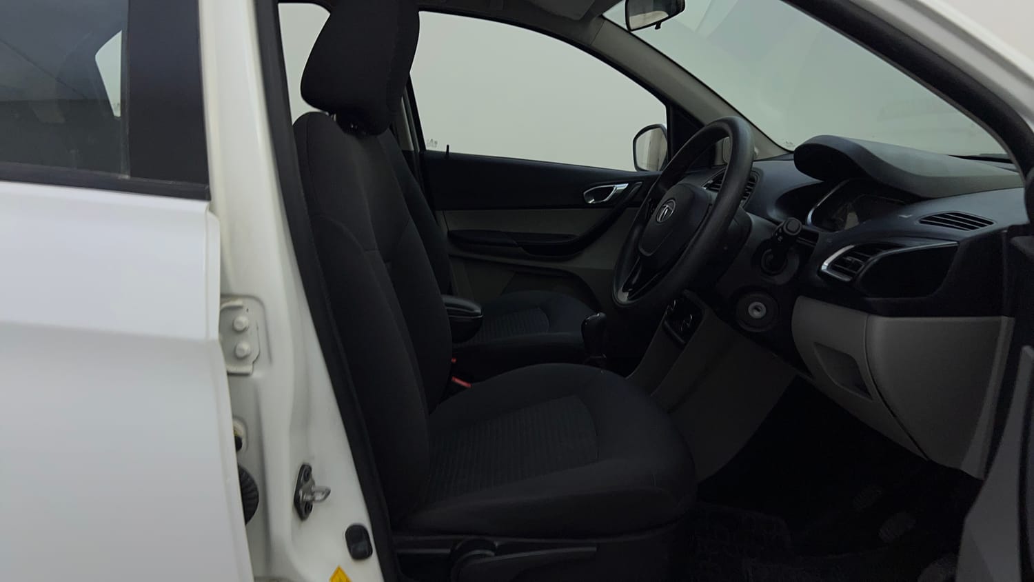 Used 2019 Tata Tiago Revotron XZ Plus Petrol Manual interior RIGHT SIDE FRONT DOOR CABIN VIEW