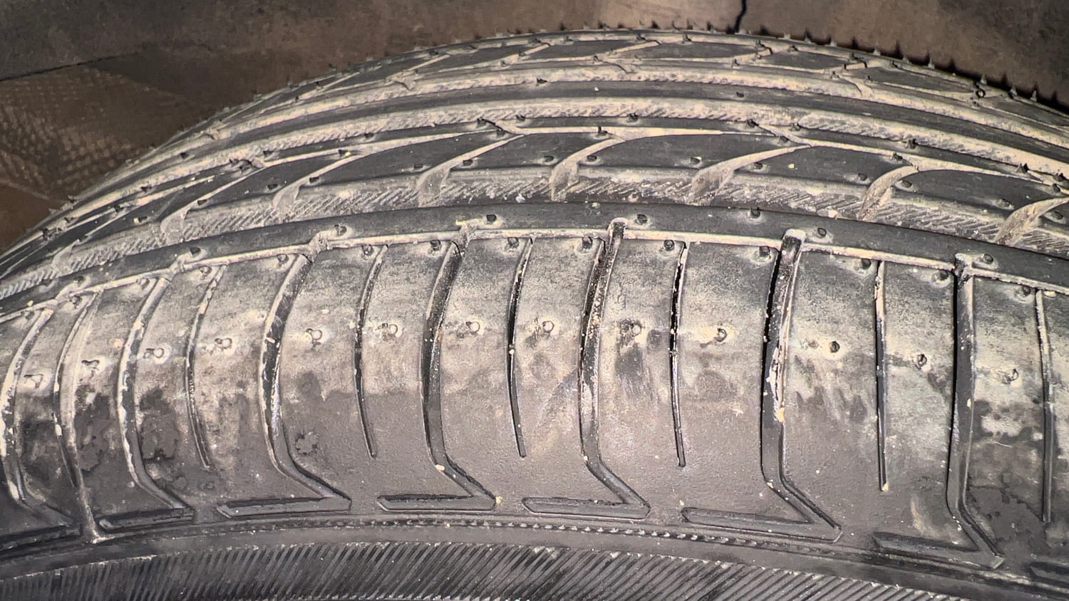Used 2013 Nissan Sunny XL Petrol Manual tyres RIGHT REAR TYRE TREAD VIEW