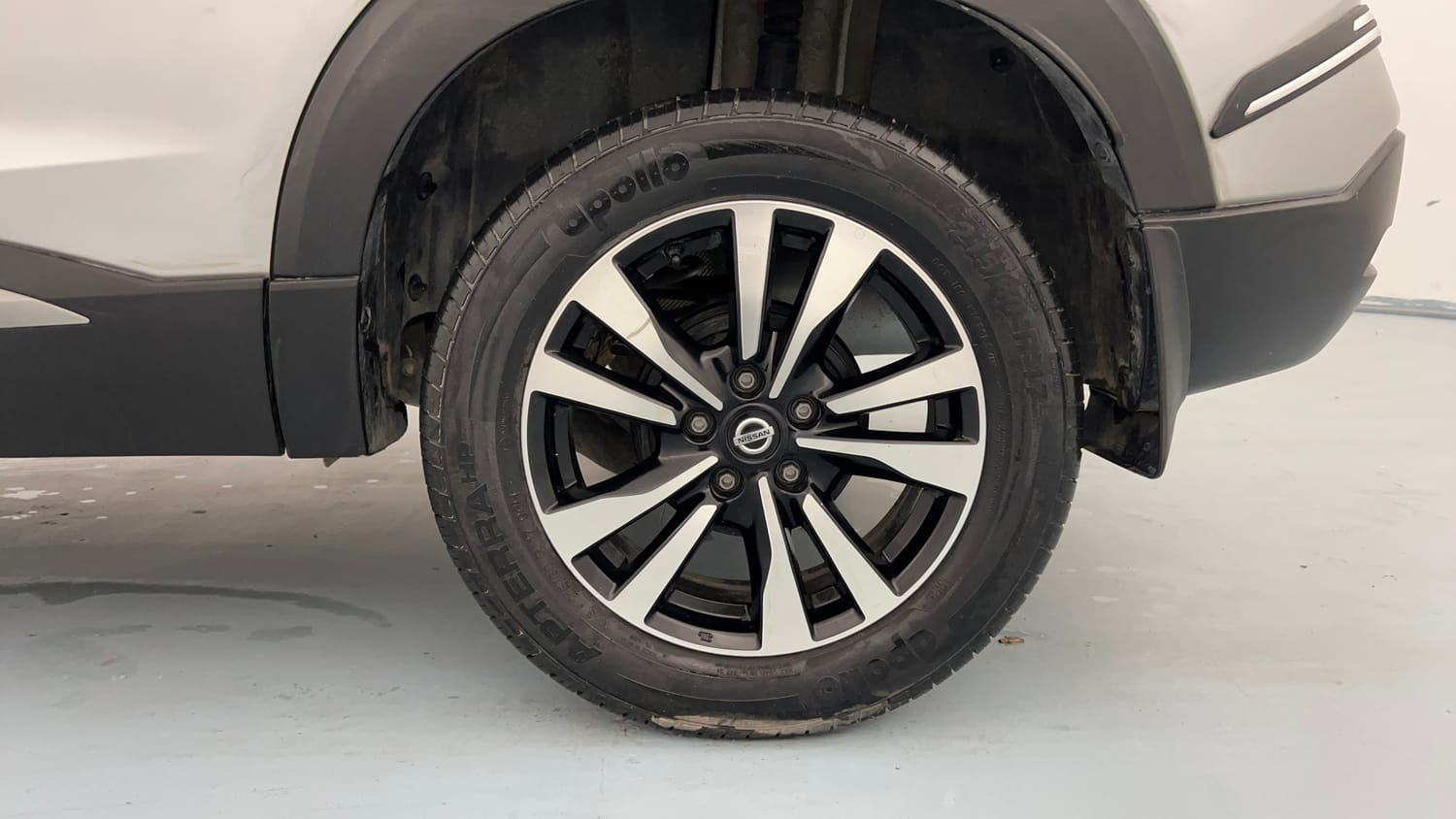 Used 2021 Nissan Kicks XV 1.5 Petrol Manual tyres LEFT REAR TYRE RIM VIEW
