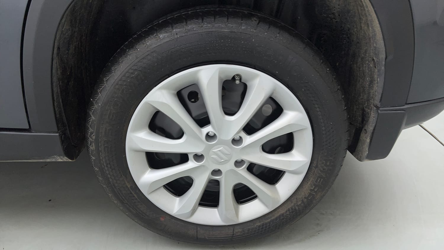 Used 2026 Maruti Suzuki Grand Vitara Delta Smart Hybrid Petrol Manual tyres LEFT REAR TYRE RIM VIEW