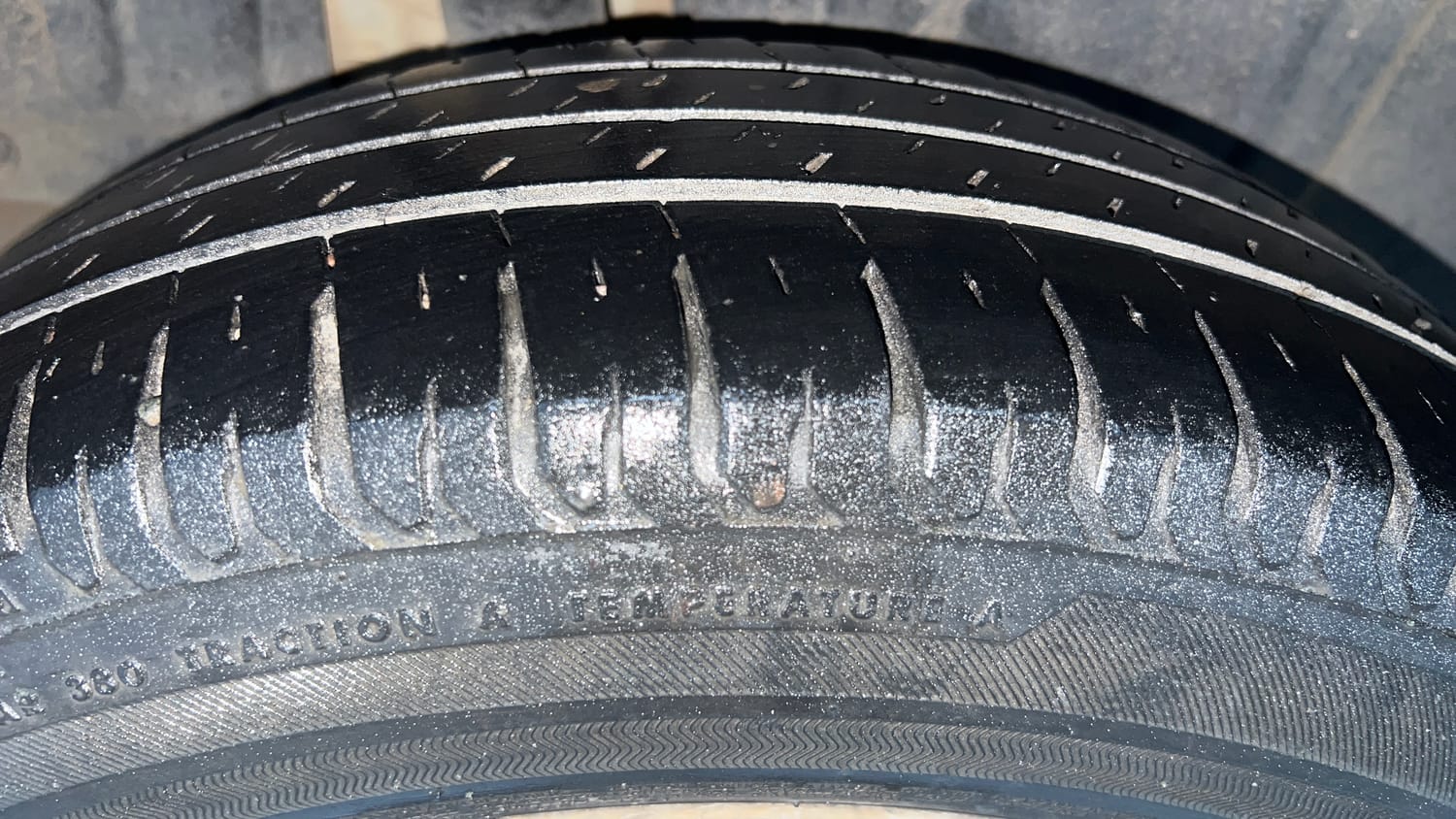 Used 2022 Maruti Suzuki New Ertiga VXi Petrol Manual tyres RIGHT REAR TYRE TREAD VIEW