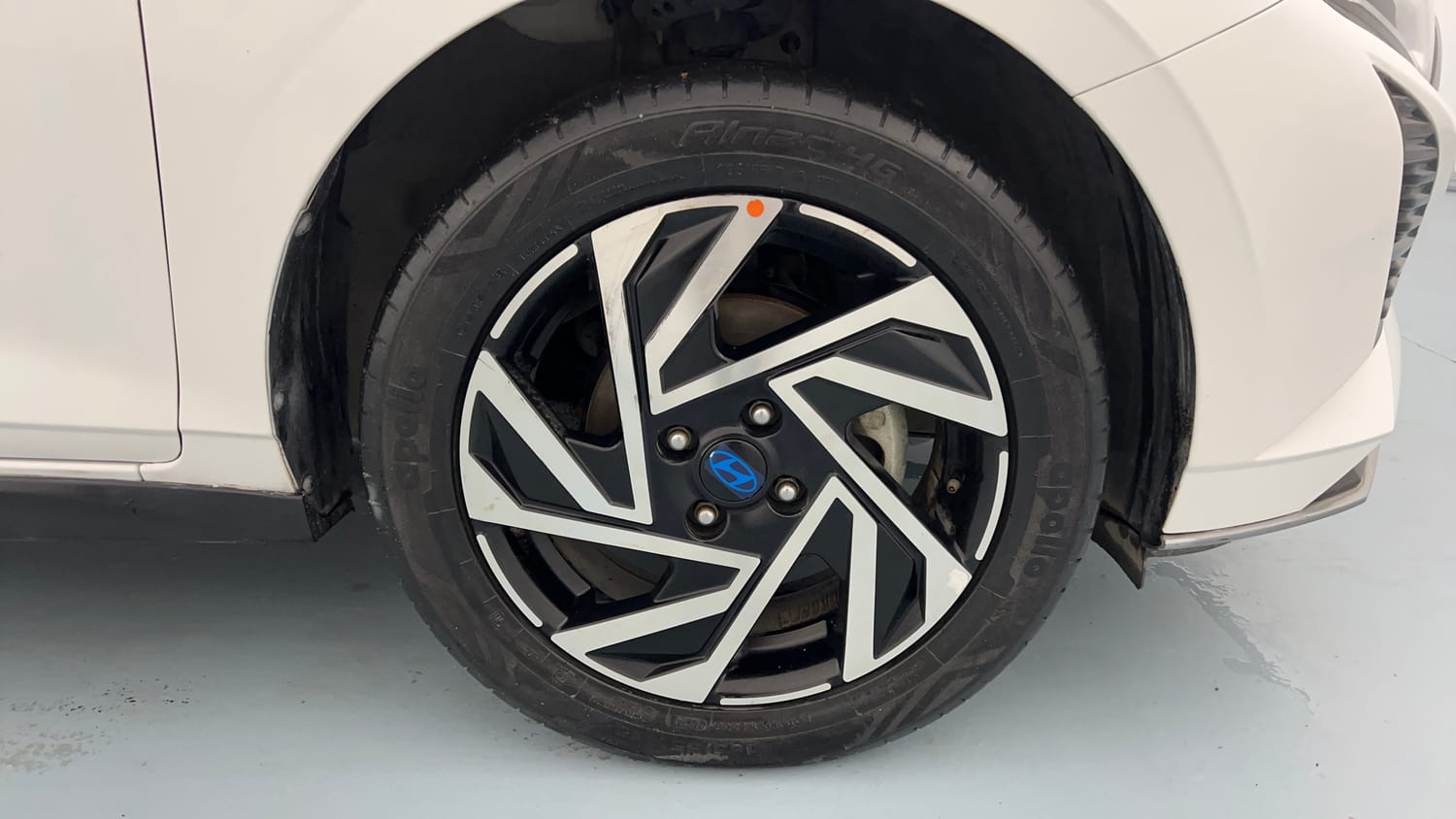 Used 2024 Hyundai New i20 Asta (O) 1.2 IVT Petrol Automatic tyres RIGHT FRONT TYRE RIM VIEW