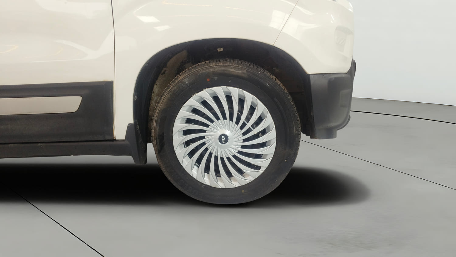 Used 2023 Maruti Suzuki S-Presso VXi Plus (O) AMT Petrol Automatic tyres RIGHT FRONT TYRE RIM VIEW