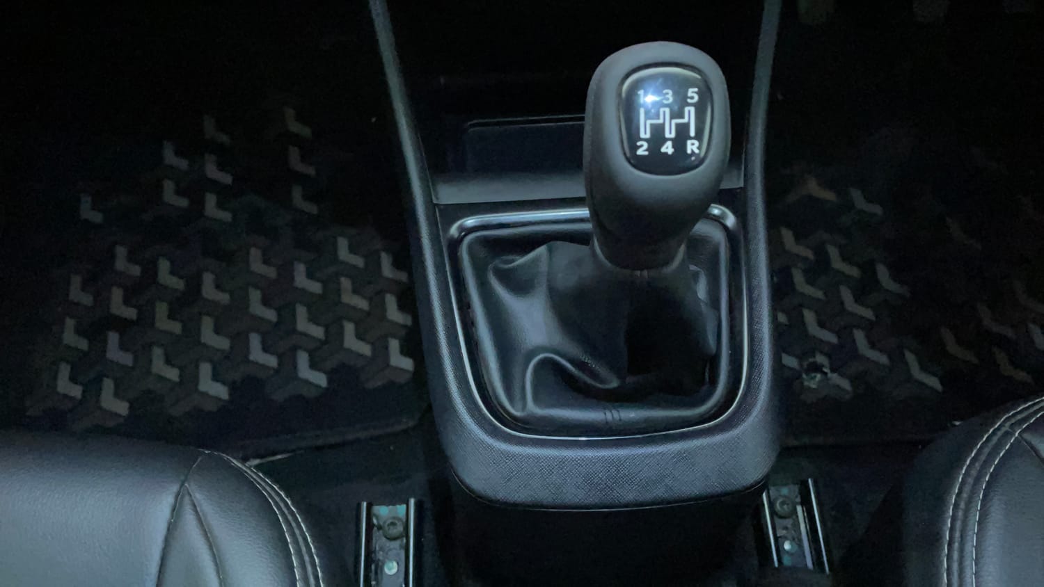 Used 2022 Tata Punch Adventure MT Petrol Manual interior GEAR  KNOB VIEW