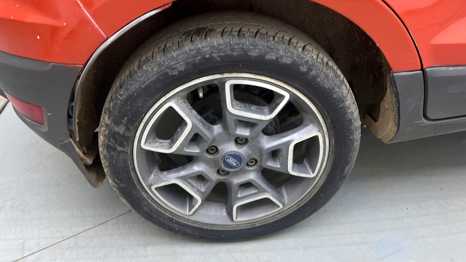 Used 2017 Ford EcoSport Titanium+ 1.5L TDCi Diesel Manual tyres RIGHT REAR TYRE RIM VIEW
