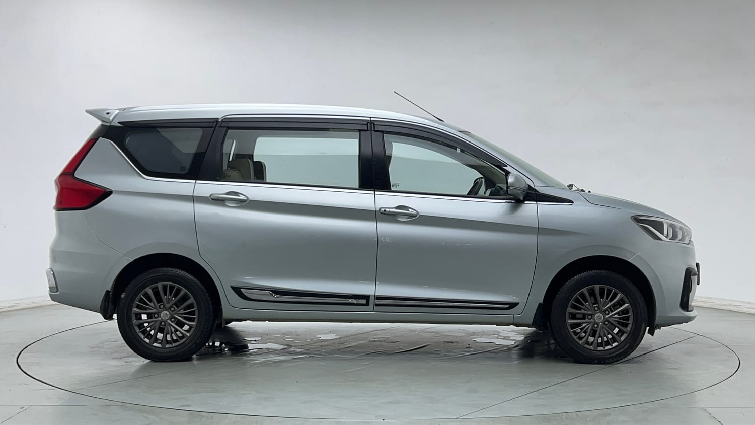 Used 2022 Maruti Suzuki New Ertiga VXi Petrol Manual exterior RIGHT SIDE VIEW