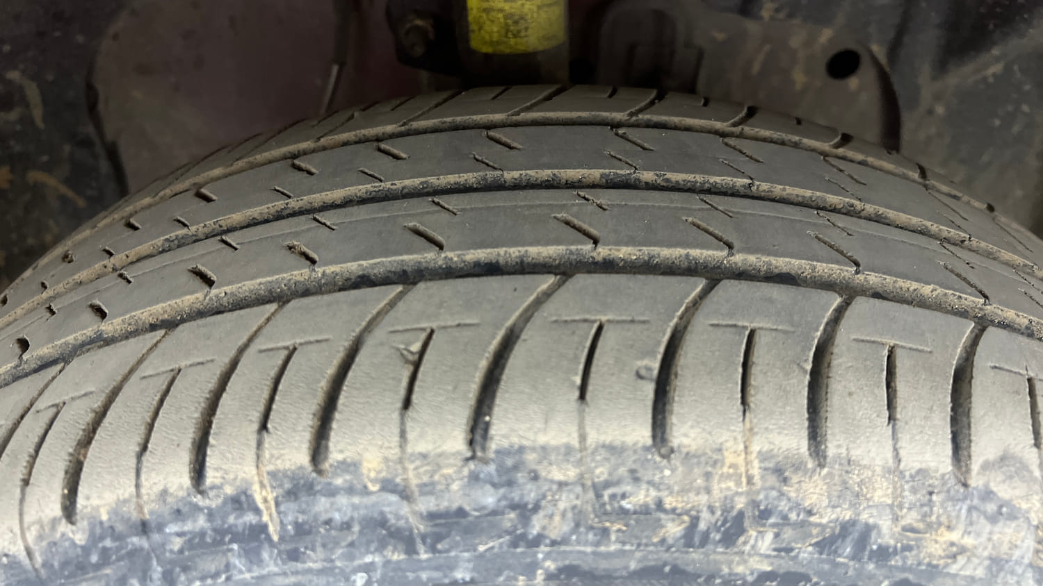 Used 2017 Ford EcoSport Titanium+ 1.5L TDCi Diesel Manual tyres RIGHT FRONT TYRE TREAD VIEW