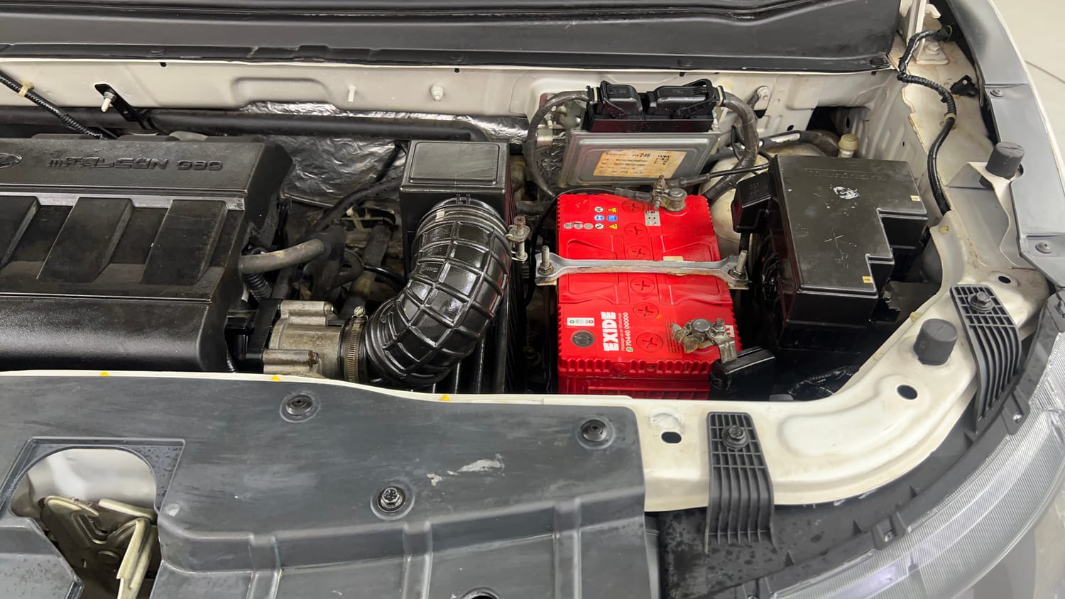 Used 2017 Mahindra KUV100 K8 6 STR Petrol Manual engine ENGINE LEFT SIDE VIEW