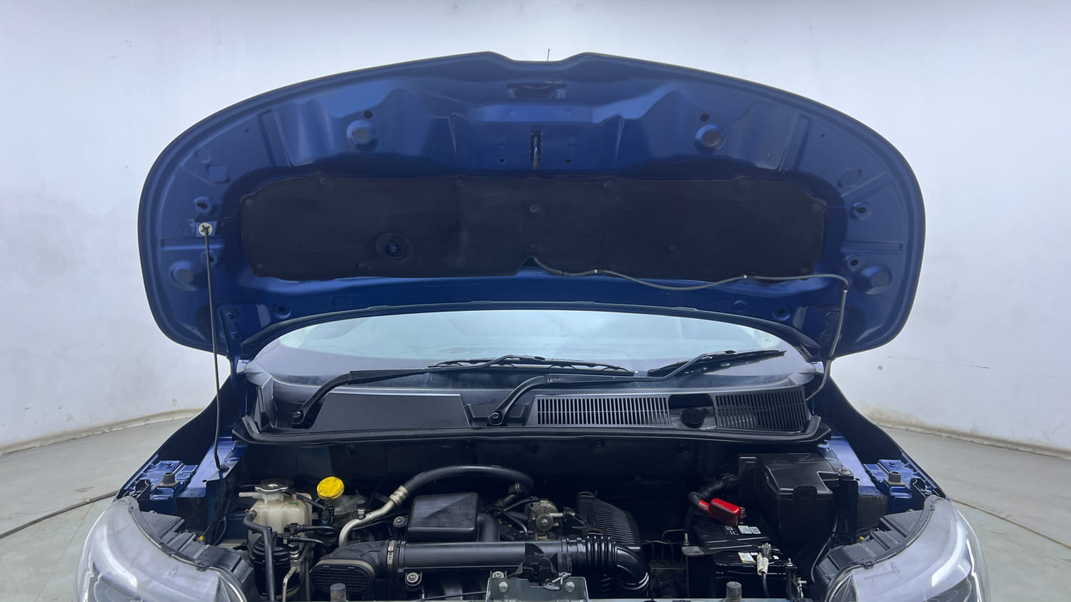 Used 2021 Renault Triber RXT Petrol Manual engine ENGINE & BONNET OPEN FRONT VIEW