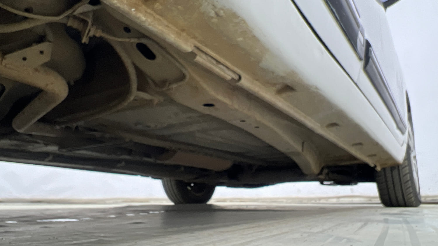 Used 2017 Maruti Suzuki Baleno Delta 1.2 AT Petrol Automatic extra REAR RIGHT UNDERBODY VIEW