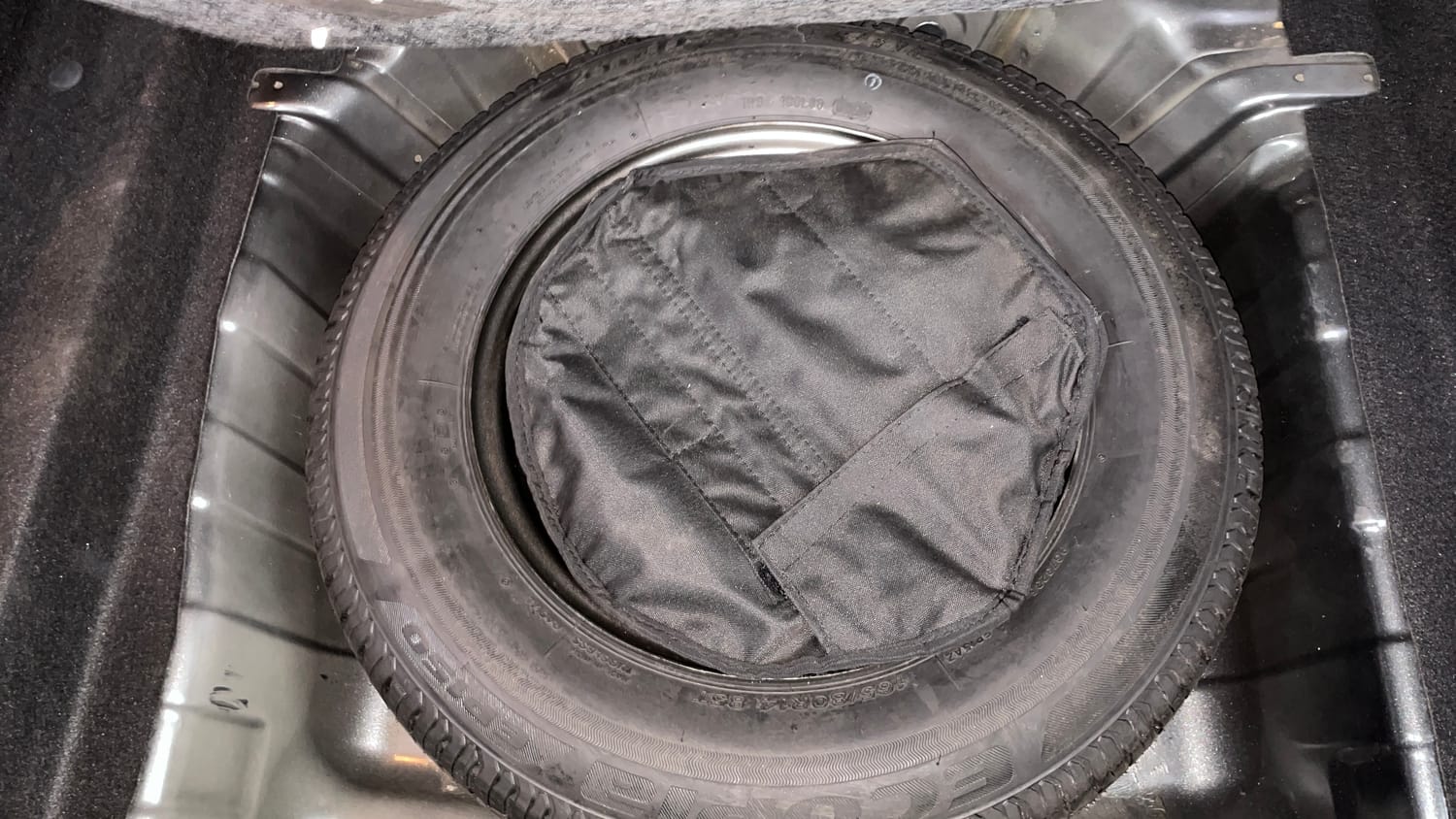 Used 2024 Tata Altroz XZ Petrol Petrol Manual tyres SPARE TYRE VIEW