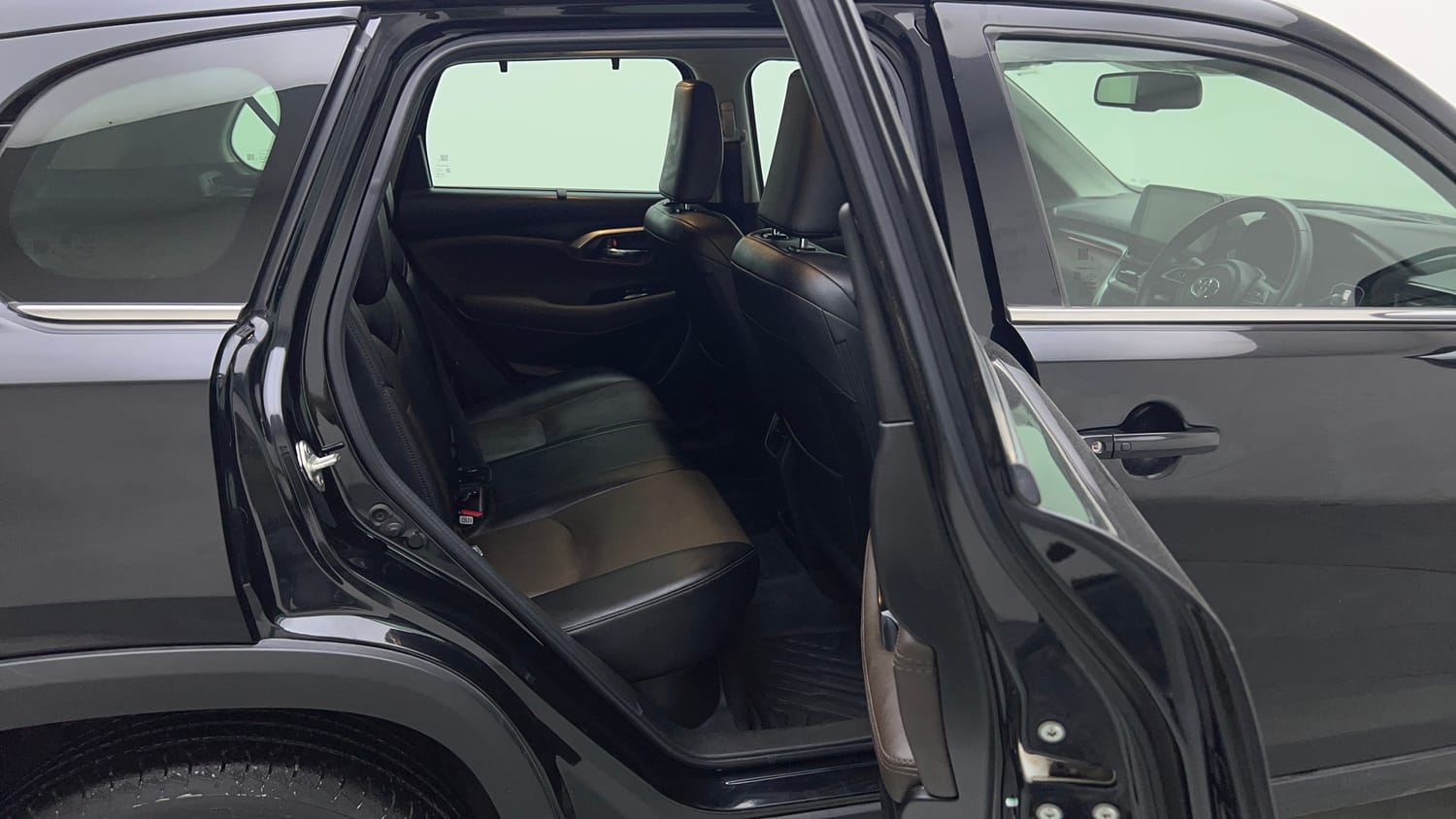 Used 2025 Toyota Urban Cruiser Hyryder V Hybrid Hybrid Automatic interior RIGHT SIDE REAR DOOR CABIN VIEW