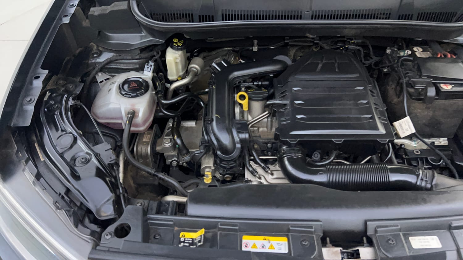 Used 2023 Volkswagen Taigun Topline 1.0 TSI MT Petrol Manual engine ENGINE RIGHT SIDE VIEW