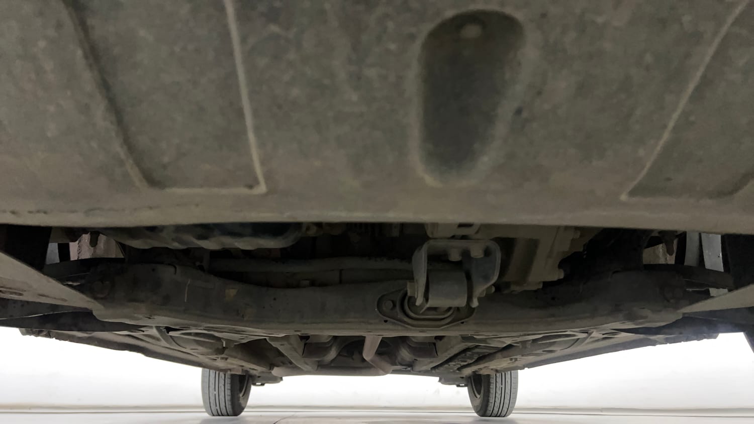 Used 2018 Hyundai Elite i20 Magna Executive 1.2 Petrol Manual extra FRONT LEFT UNDERBODY VIEW