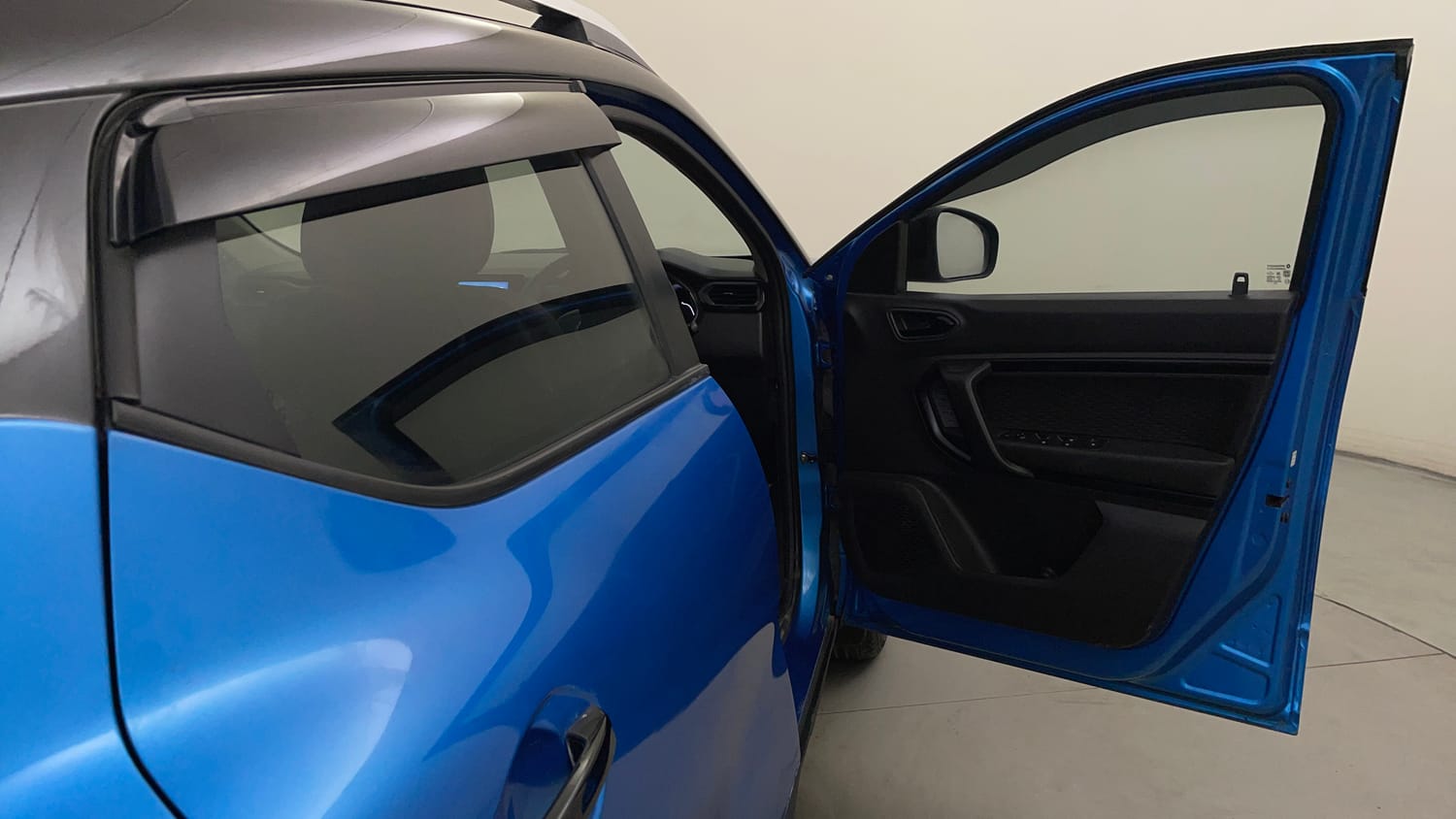 Used 2022 Renault Kiger RXZ AMT Dual Tone Petrol Automatic interior RIGHT FRONT DOOR OPEN VIEW