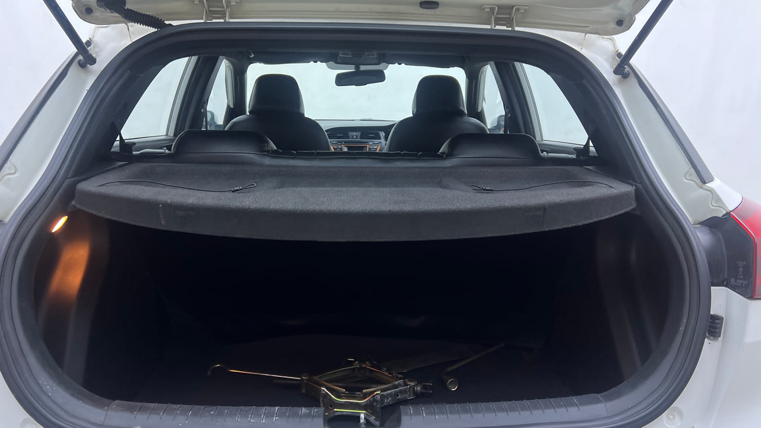 Used 2015 Hyundai i20 Active 1.2 S Petrol Manual interior DICKY INSIDE VIEW