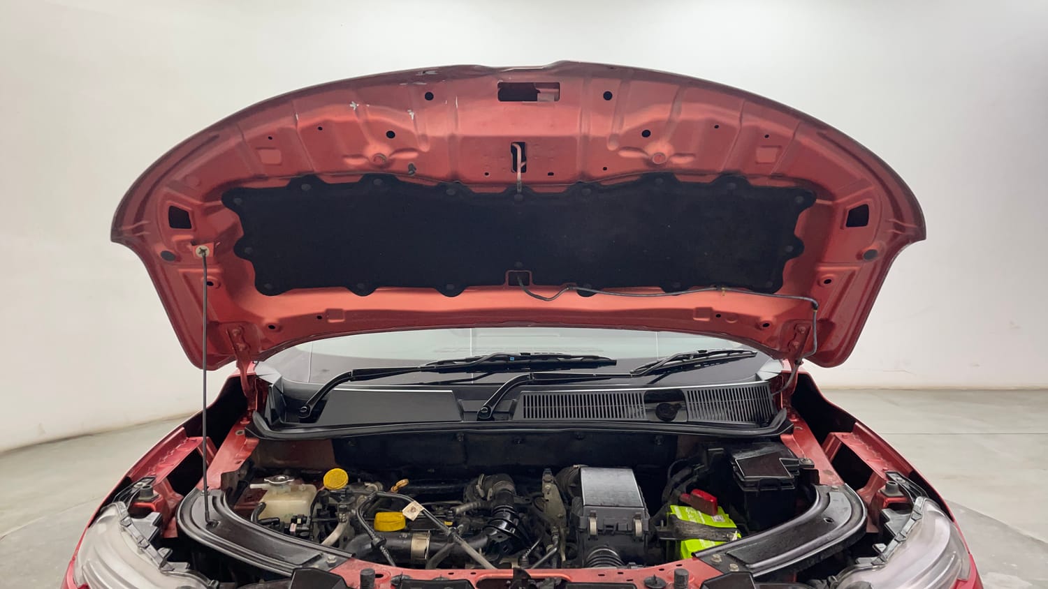Used 2022 Renault Kiger RXZ AMT Petrol Automatic engine ENGINE & BONNET OPEN FRONT VIEW