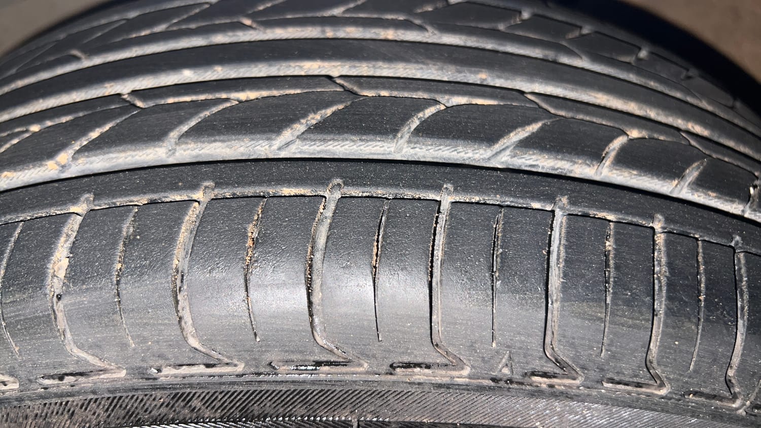 Used 2022 Honda City 4th Generation V Petrol Petrol Manual tyres LEFT FRONT TYRE TREAD VIEW